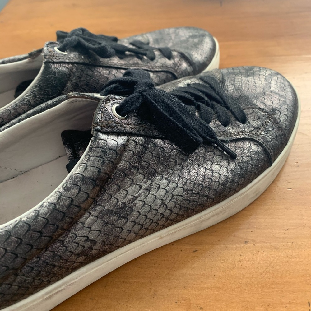Navyboot snake skin sneakers